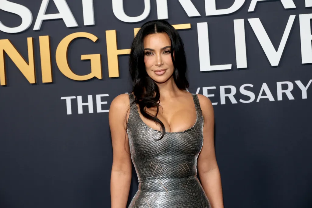 Kim Kardashian megbánta a Playboy fotózást-2