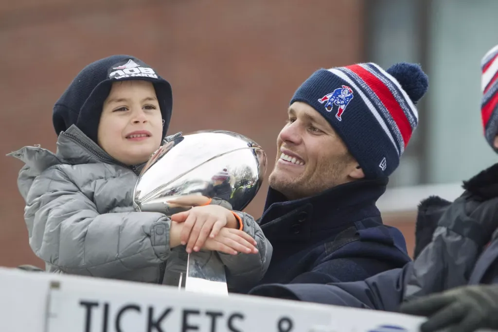 Tom Brady 3 millió dolláros órát ajándékoz fiának-1