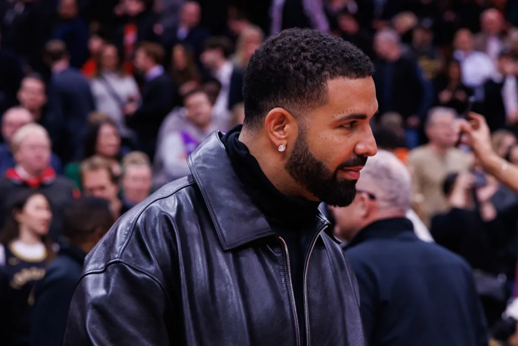 Drake 30 ezer dollárt ad terhes rajongónak-2