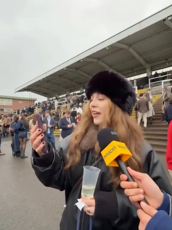 Catherine Tate lánya sokkolja a rajongókat FaceTime-hívással-1