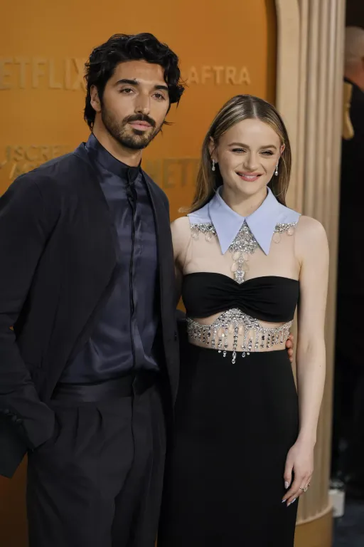 Joey King és Taylor Zakhar Perez újra együtt a SAG-gálán-1