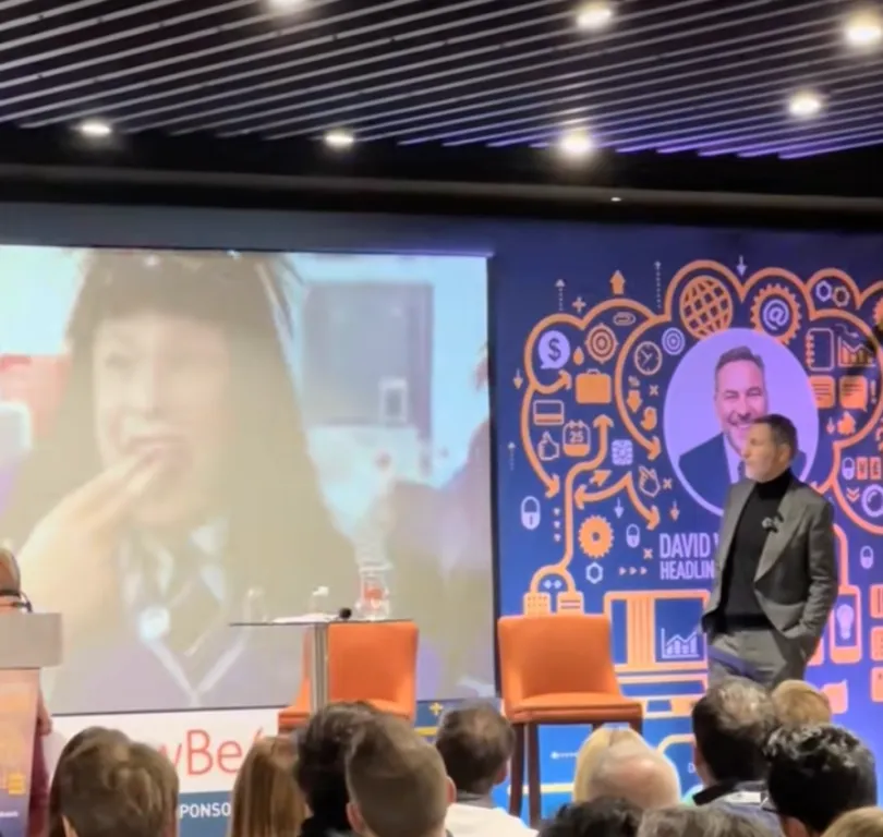 David Walliams sokkoló videót mutat be tech konferencián-1