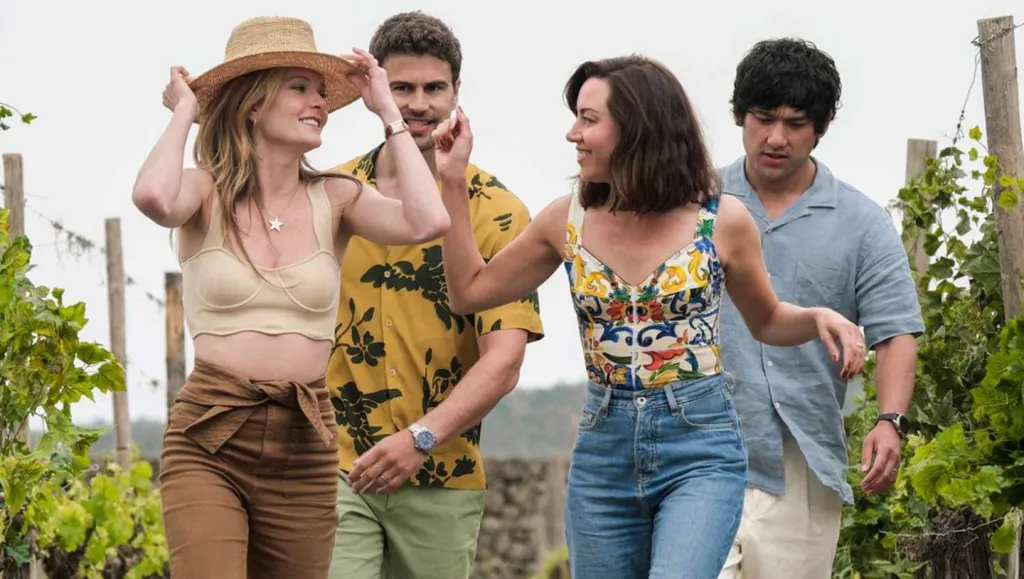 Aubrey Plaza leleplezi Theo James pikáns titkát-1