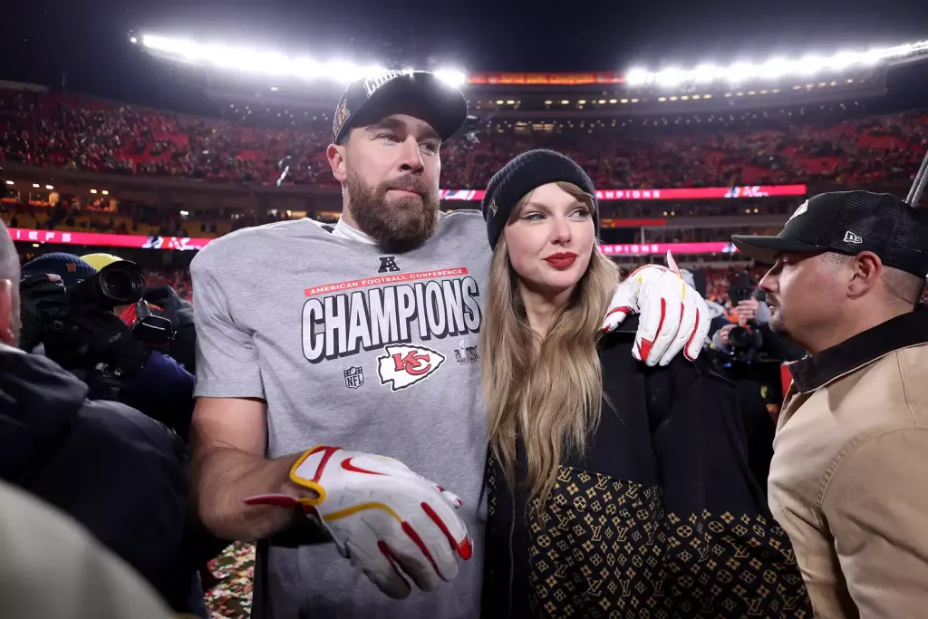 Travis Kelce: Taylor Swift dalai segítenek a Super Bowl vereség után-1