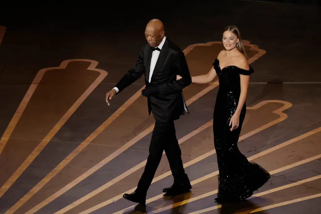 Morgan Freeman titokzatos kesztyűje az Oscar-gálán-1