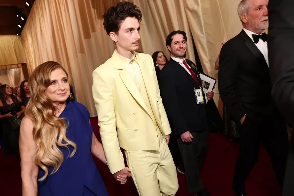 Timothée Chalamet családi kísérettel az Oscar-gálán-2