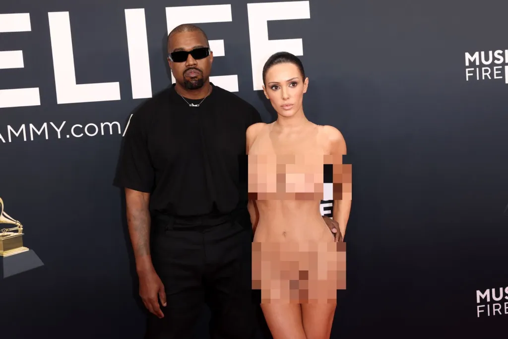 Julia Fox sokkoló ruhája: Kanye exe másolja Biancát?-2