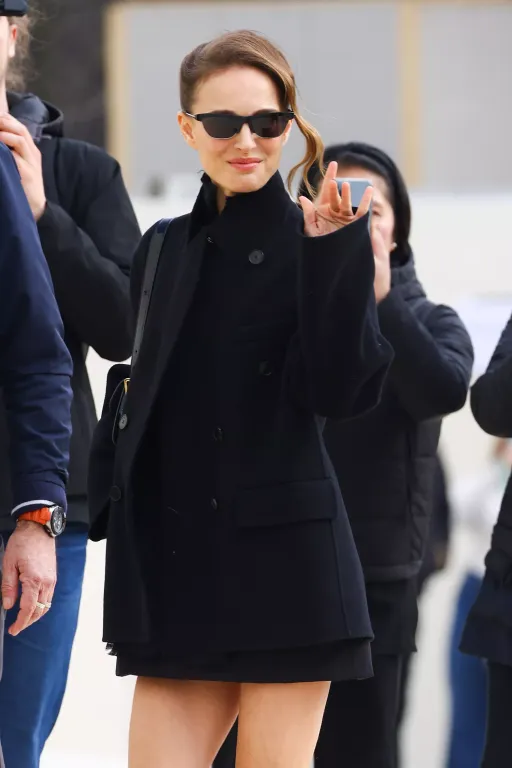 Natalie Portman merész megjelenése a Dior bemutatón-3