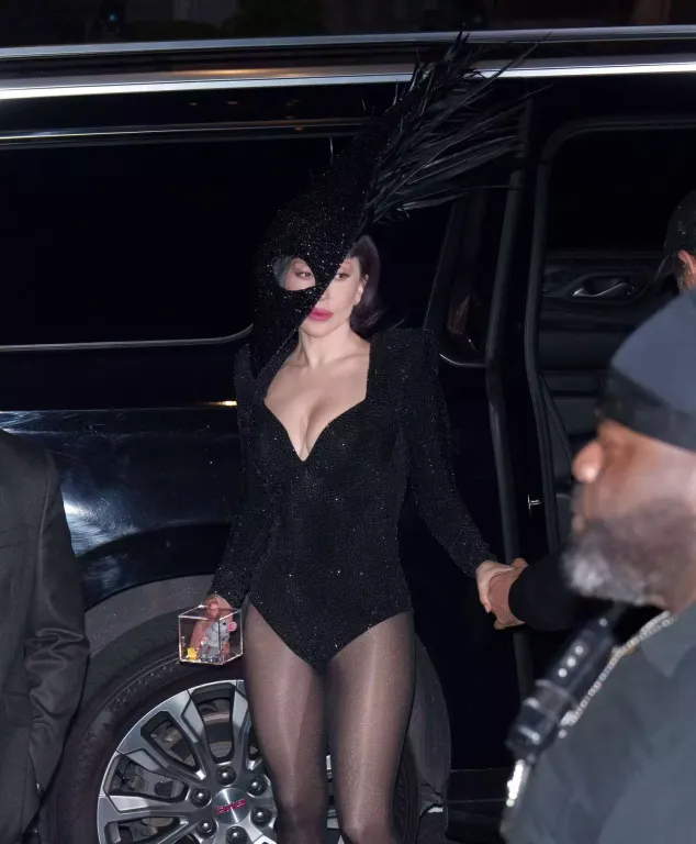 Lady Gaga káprázatos megjelenése az SNL után-bulin-2