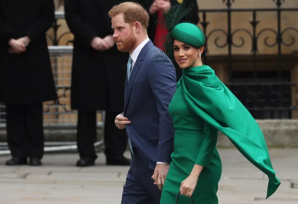 Meghan Markle búcsúja a királyi családtól: Színes ruhák-4