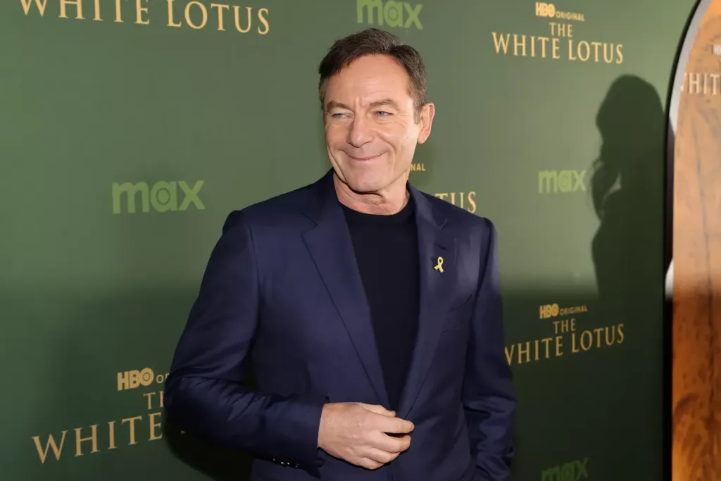 Jason Isaacs meztelen jelenete: A White Lotus botrányos pillanata-3