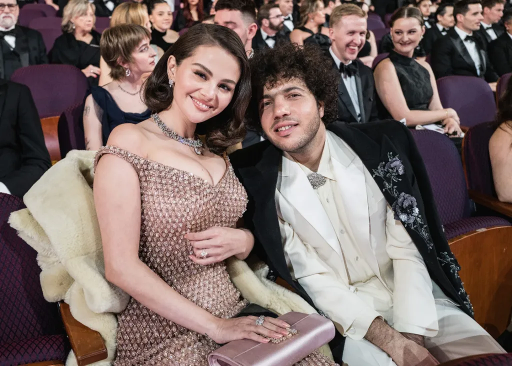 Selena Gomez kiütést kapott az első csóktól-2