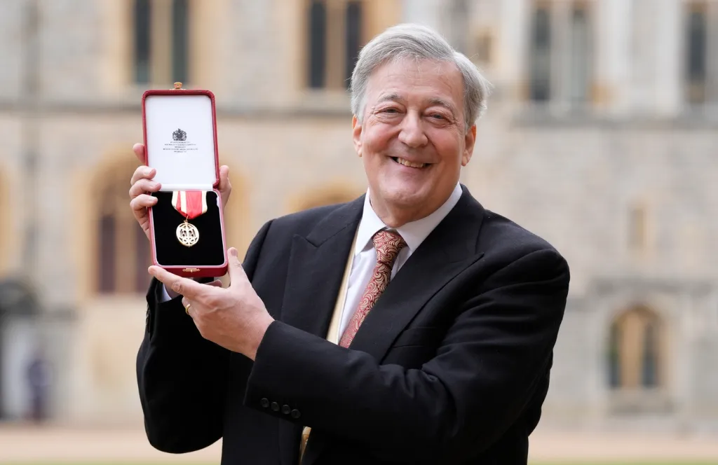 Stephen Fry 17 évig nem szexelt – Döbbenetes ok!-2