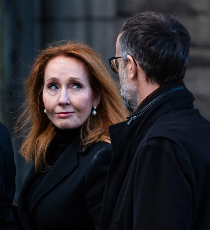 J.K. Rowling reagál: Snape új színésze maradhat-2