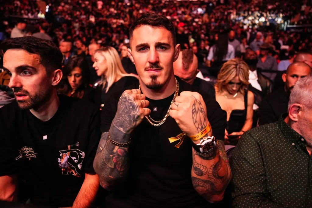 Tommy Fury legyőzi UFC-s ellenfelét az ütőerő tesztben-1