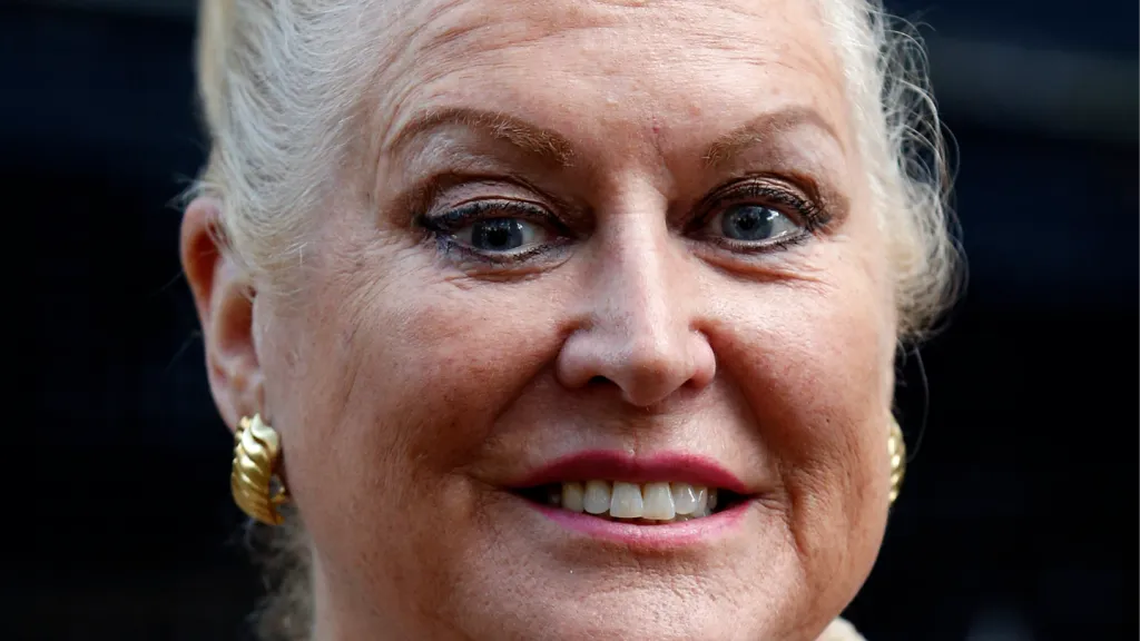 Kim Woodburn dies aged 83 after short illness