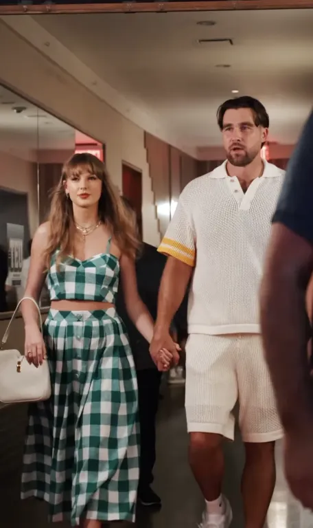Taylor Swift meglepetés fellépése Travis Kelce eseményén-1