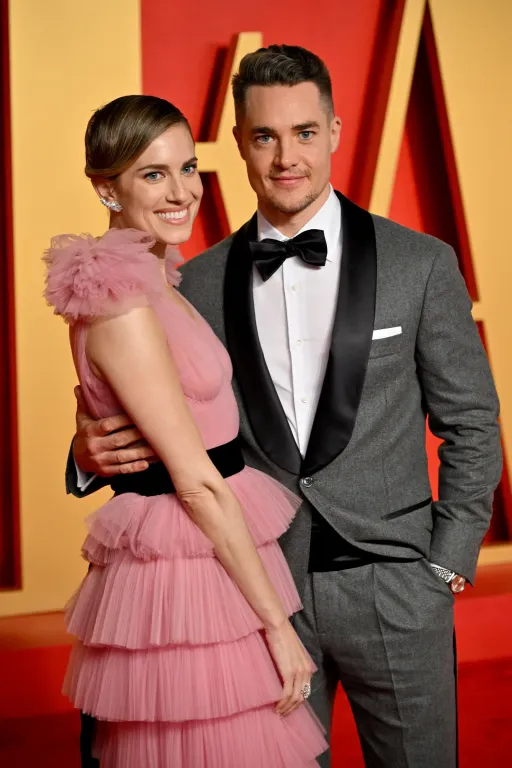Allison Williams és Alexander Dreymon titokban összeházasodtak-1
