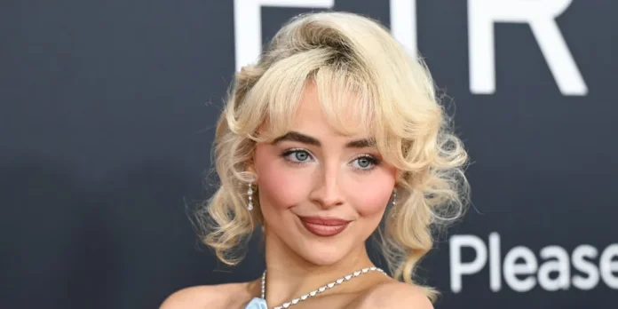 Sabrina-Carpenter-Ditches-Her-Signature-Curtain-Bangs-for-This-Gen-Z-Hated-Style Sabrina Carpenter Ditches Her Signature Curtain Bangs for This Gen Z-Hated Style