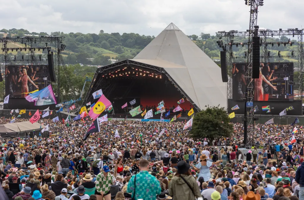The 1975 vagyont költ Glastonbury-fellépésére-1