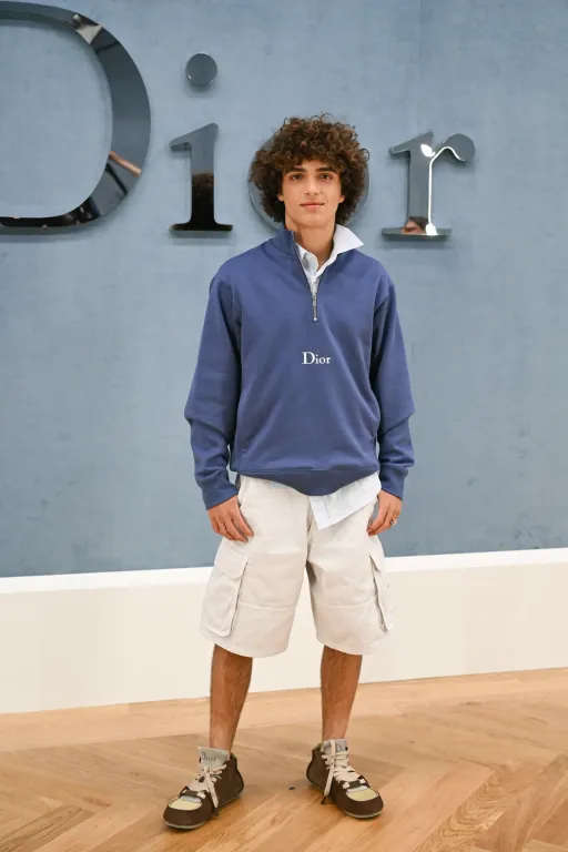 Matthew McConaughey fia a Dior első sorában Párizsban-1