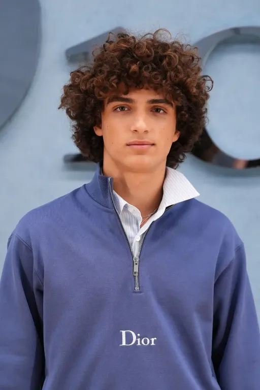 Matthew McConaughey fia a Dior első sorában Párizsban-2