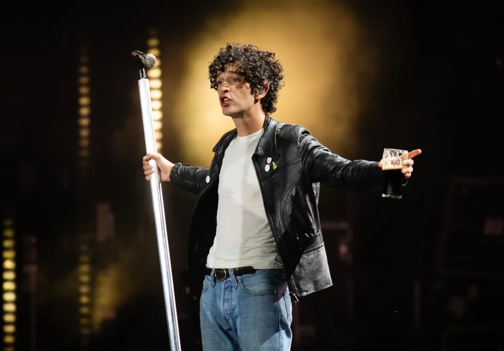 Matty Healy gitárjának titka a Glastonbury-n-1