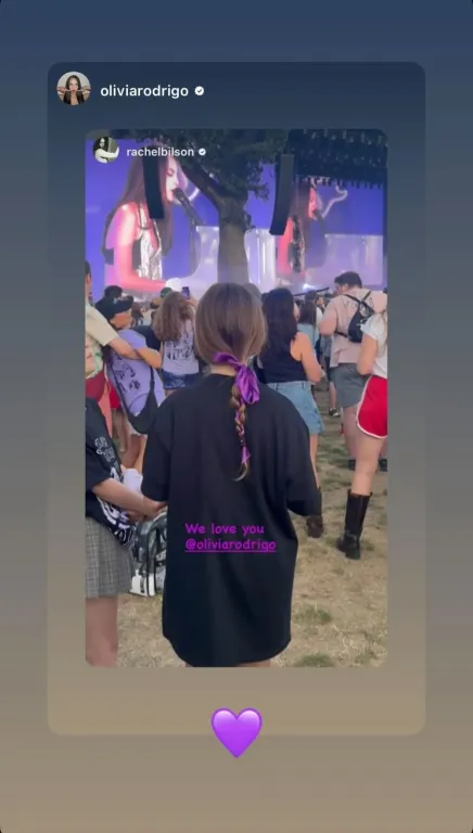 Rachel Bilson lánya Olivia Rodrigo koncertjén tűnt fel-1