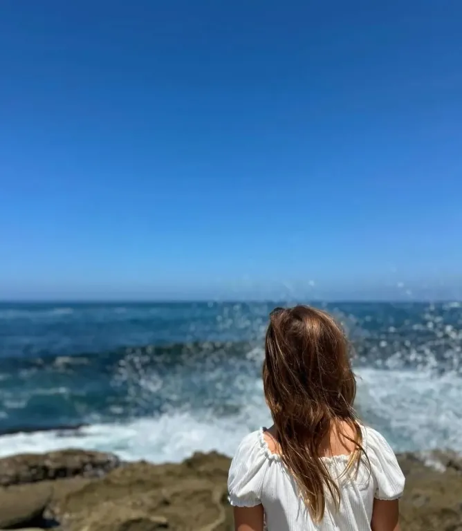 Rachel Bilson lánya Olivia Rodrigo koncertjén tűnt fel-2