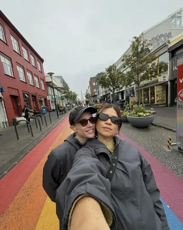 Elliot Page új kapcsolatot sejtet Instagram-posztjával-1