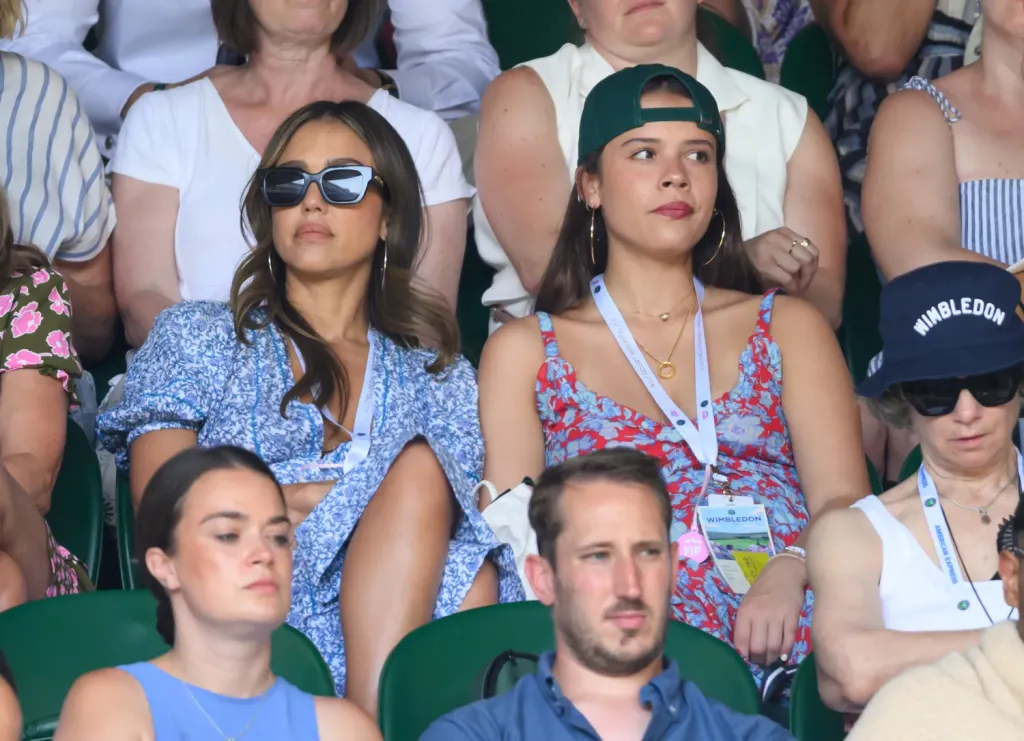 Jessica Alba és lánya virágos ruhában Wimbledonban-2