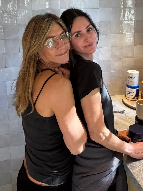 Aniston és Cox smink nélkül: Jóbarátok újra együtt-1