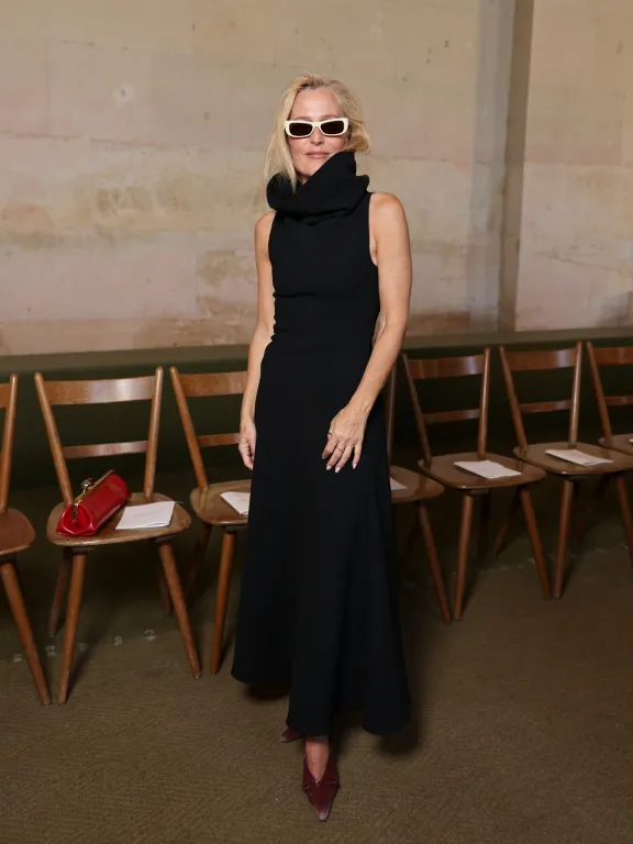 Gillian Anderson kínos pillantása felrobbantotta a netet-1