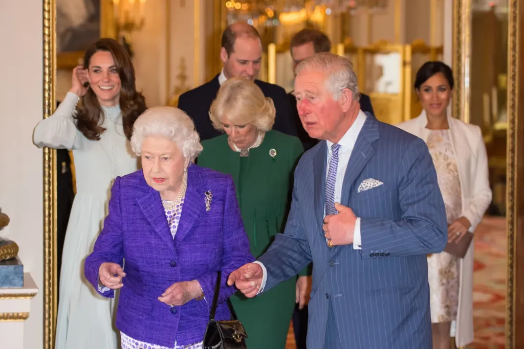 Diana ékszere Camilla mellén: királyi botrány?-2