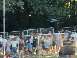 Oasis gig thrown into chaos after ticketless fans storm Heaton Park fences as band takes to stage