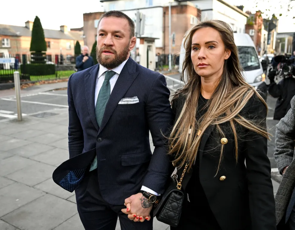 McGregor botrányok: Dee Devlin kitart mellette-2