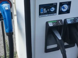 Észak-Amerika EV töltési háborúi: CCS vs Tesla csatlakozók Észak-Amerika EV töltési háborúi: CCS vs Tesla csatlakozók