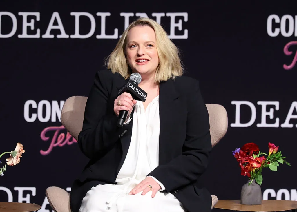 Elisabeth Moss: Csapat tag lopta el Offred alsóneműjét?-1