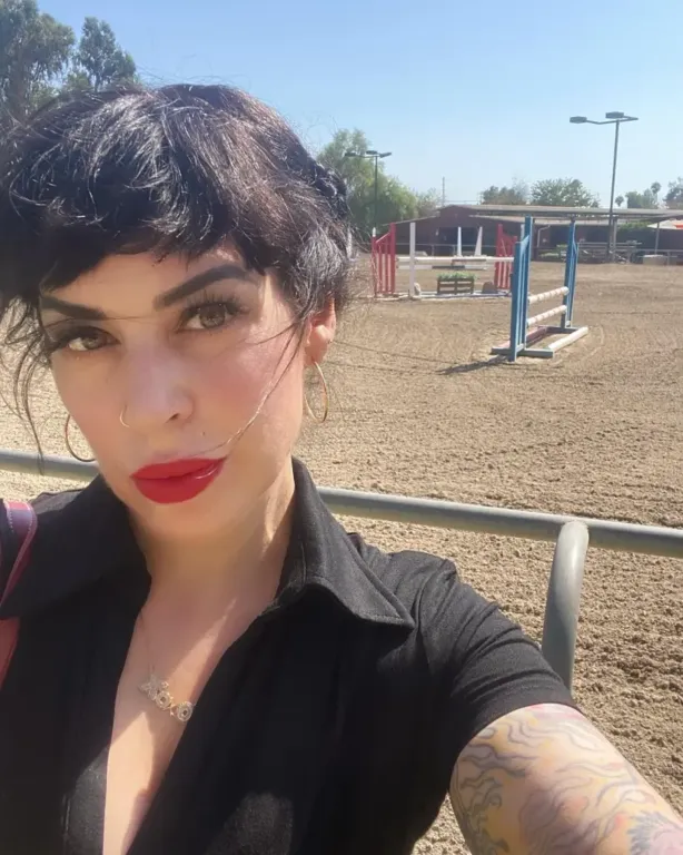 Weezer Basszusgitáros Feleségét Lőtték Meg Rendőrök – Sokkoló Történet!-2