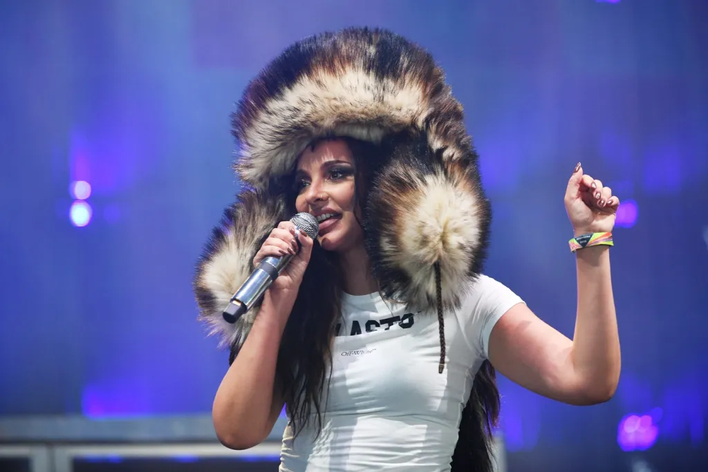 Jade Thirlwall sokkoló káromkodása Glastonburyn!-1