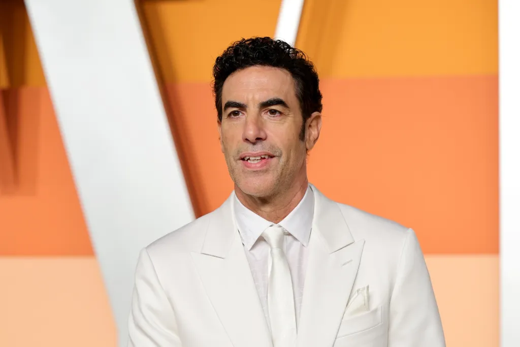 Sacha Baron Cohen Ozempic-sokk: Izmos test középkorú válságban-1