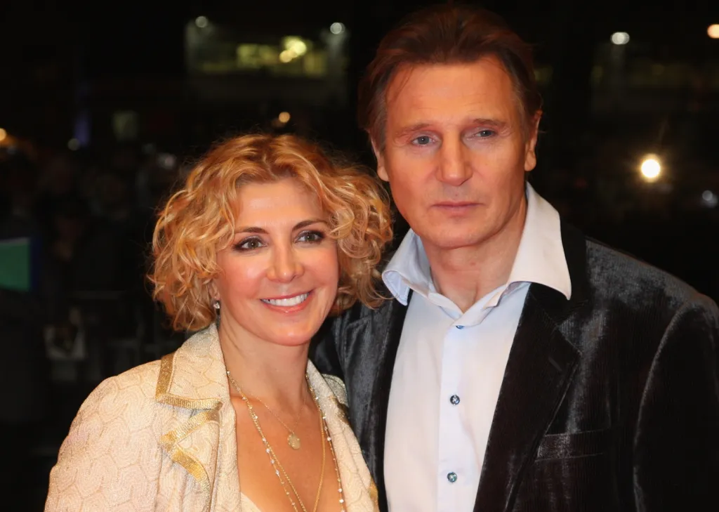 Liam Neeson új románca Pamela Andersonnal? Pletykák kavarognak!-1