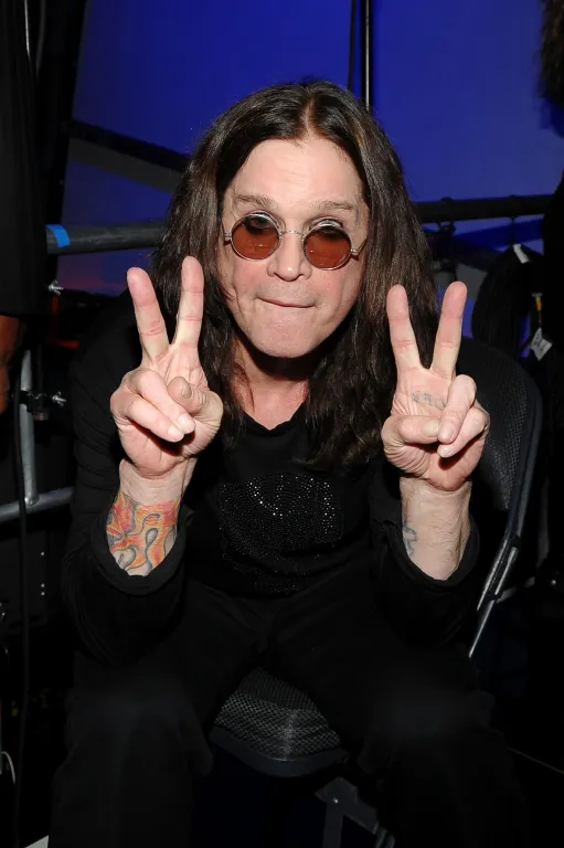 Megrázó: Sharon Osbourne ikonikus gesztusa Ozzy temetésén!-1