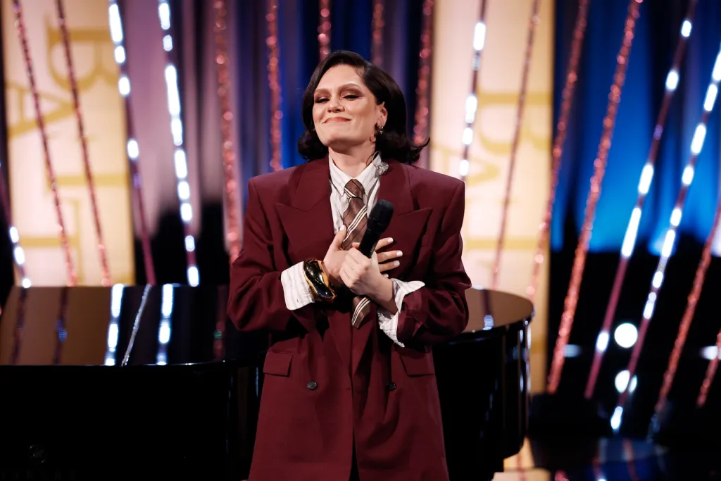 Jessie J rémisztő kórházi látogatás: Tüdőfolyadék miatt aggódik-2