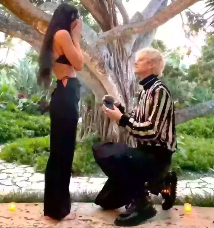 MGK Végre Beszél a Megan Fox-szal Való Szakításról Új Dalában-1