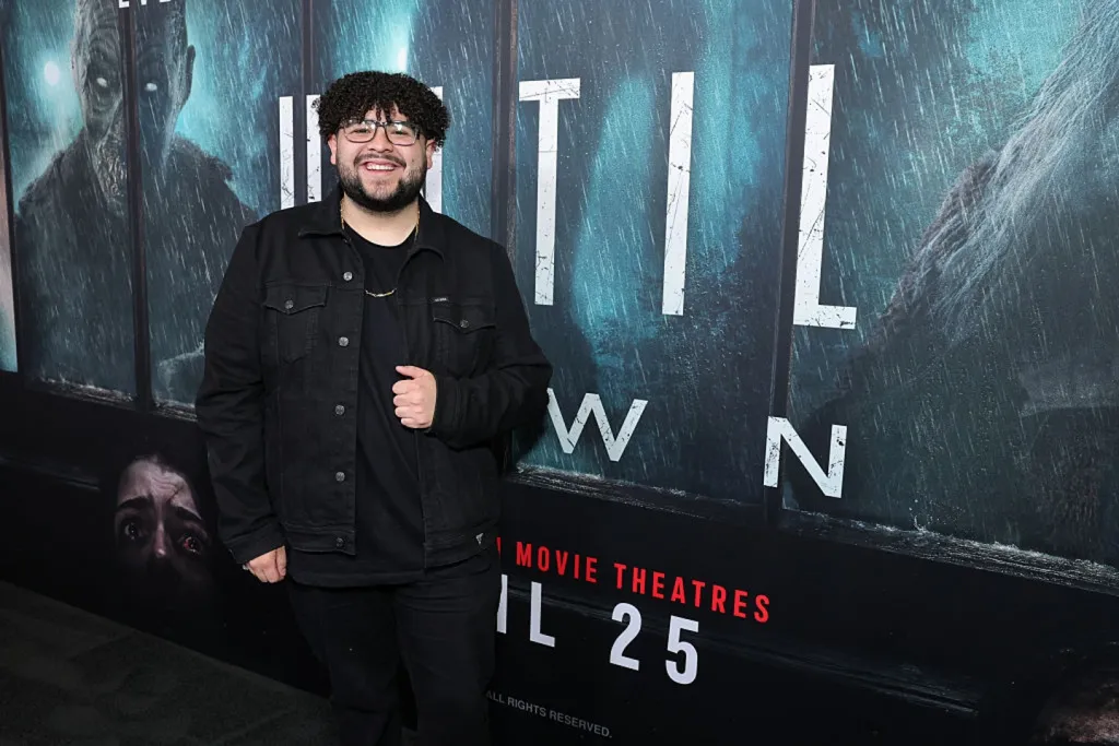 Modern Family sztárja új névvel zenél: Mi a titok?-8