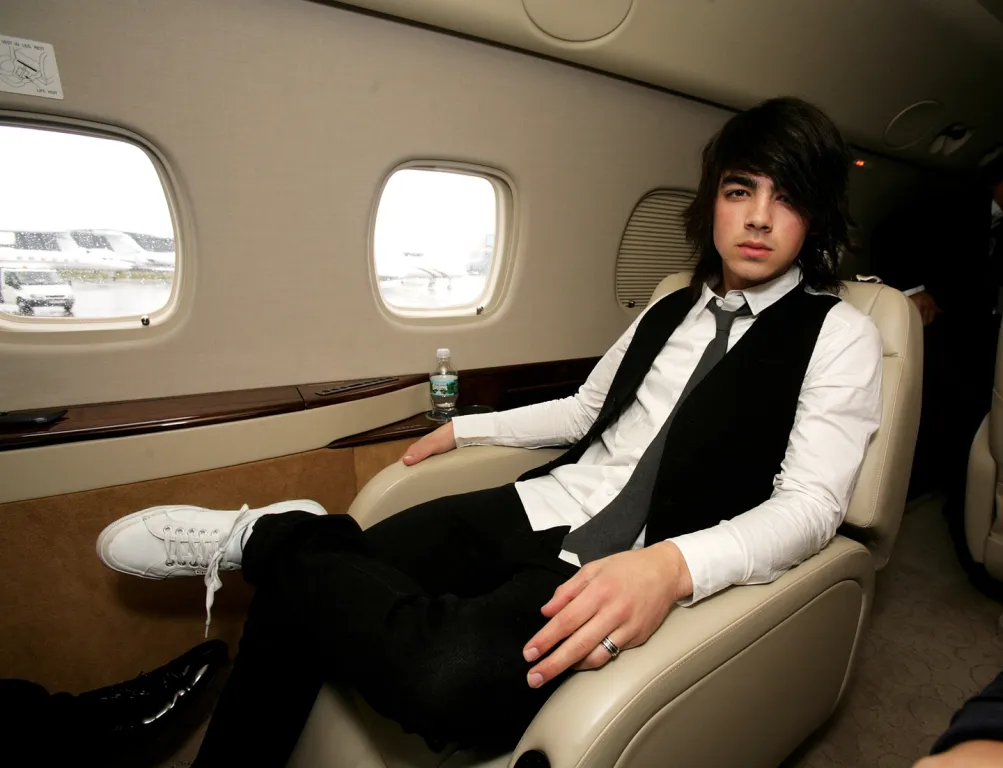 Joe Jonas kínos high-five-ja a Mile High Club után-1