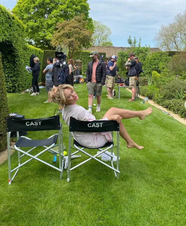 Emily Atack szabaddá vált a meztelen tenisz után-1