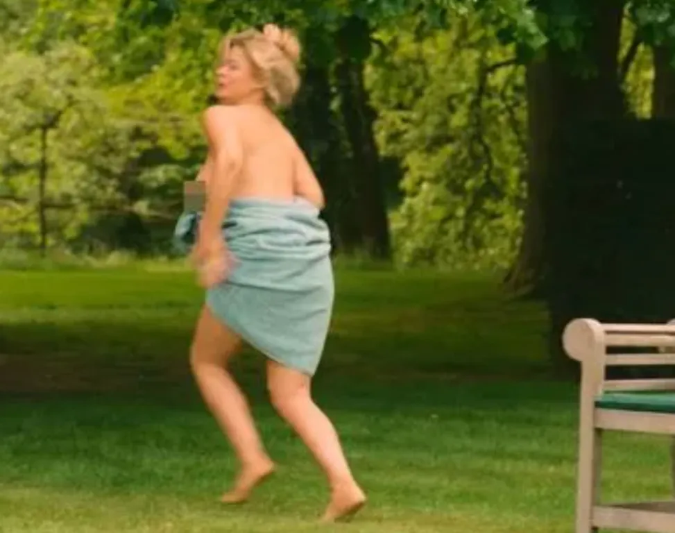 Emily Atack szabaddá vált a meztelen tenisz után-2