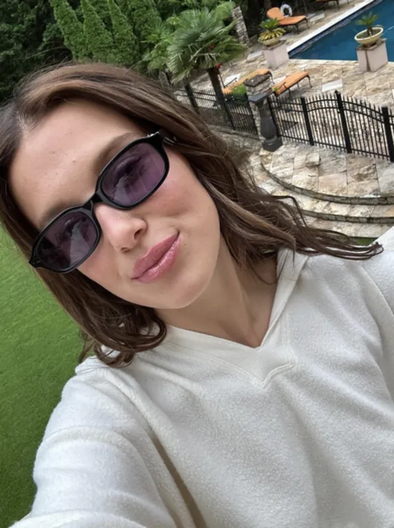 Millie Bobby Brown 21 évesen örökbefogadott! Sokk a rajongóknak-1